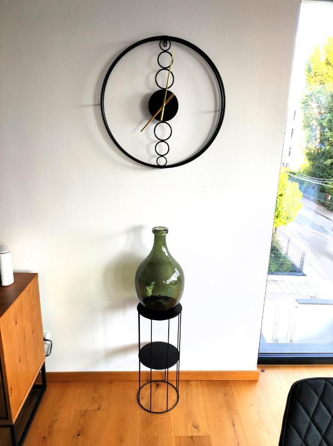 Luxurioeses Penthouse Mit Blick Auf Uno-city Und Dem Kaiserwasser. 3schlafzimmer, 2 Baeder, Privat Lift Ins * Wien
